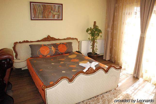 Hotel Begolli Pristina Camera foto