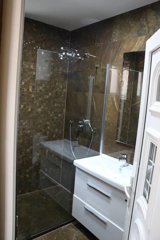 Hotel Begolli Pristina Esterno foto
