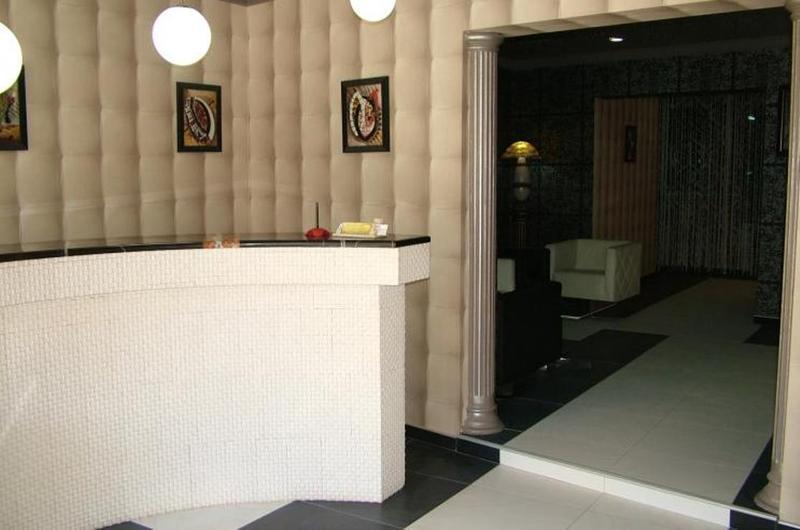 Hotel Begolli Pristina Esterno foto