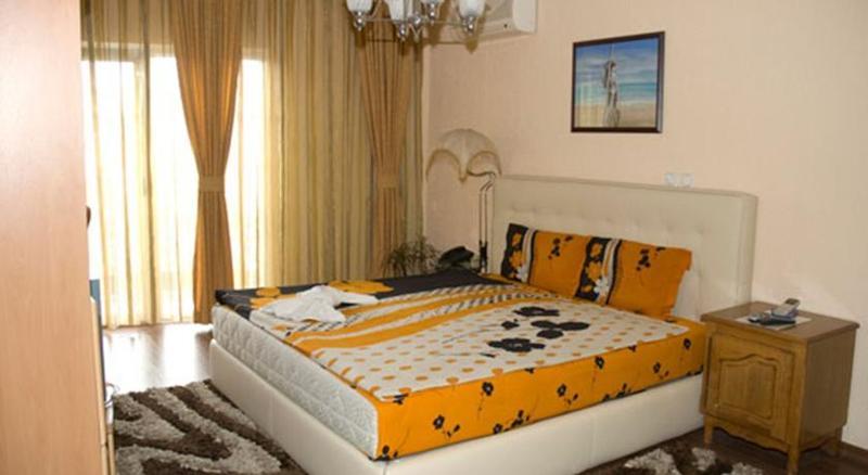 Hotel Begolli Pristina Esterno foto