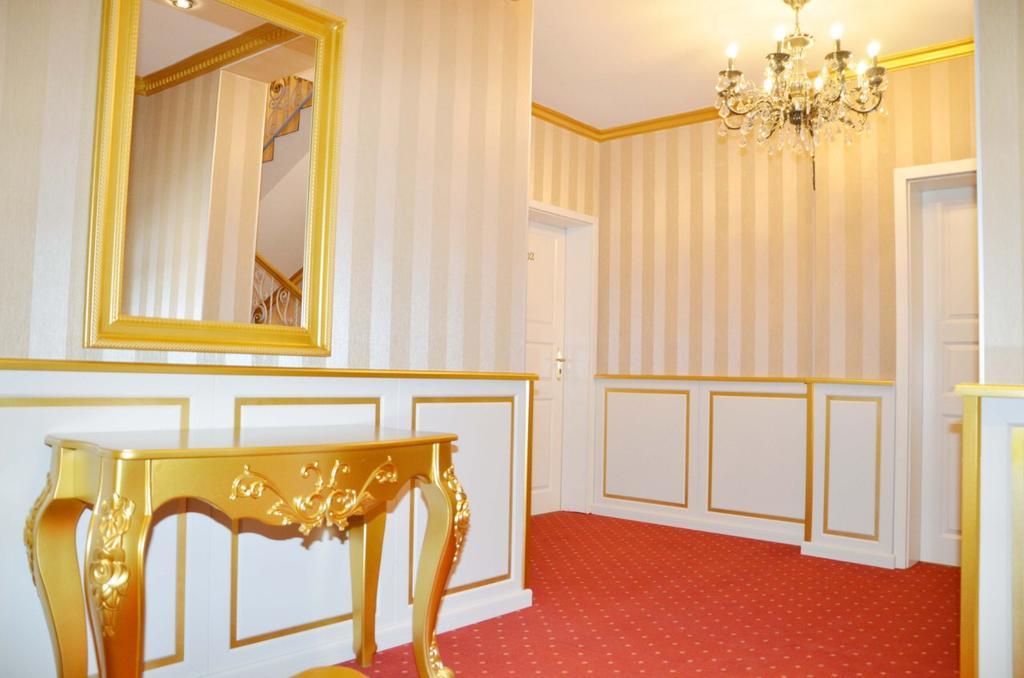 Hotel Begolli Pristina Esterno foto