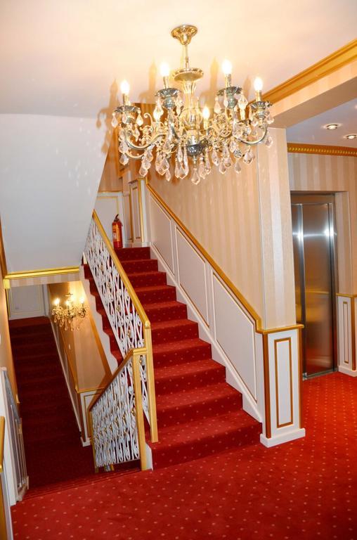 Hotel Begolli Pristina Esterno foto
