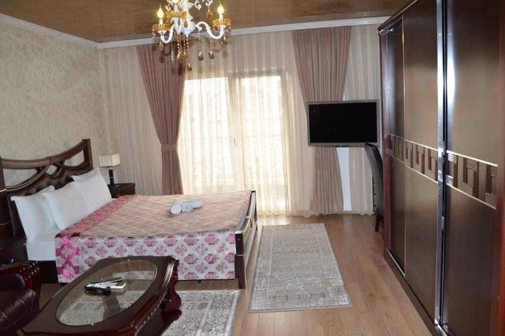Hotel Begolli Pristina Esterno foto