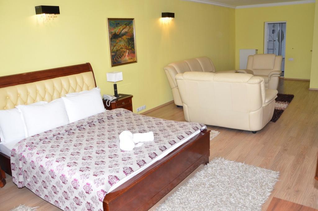 Hotel Begolli Pristina Esterno foto