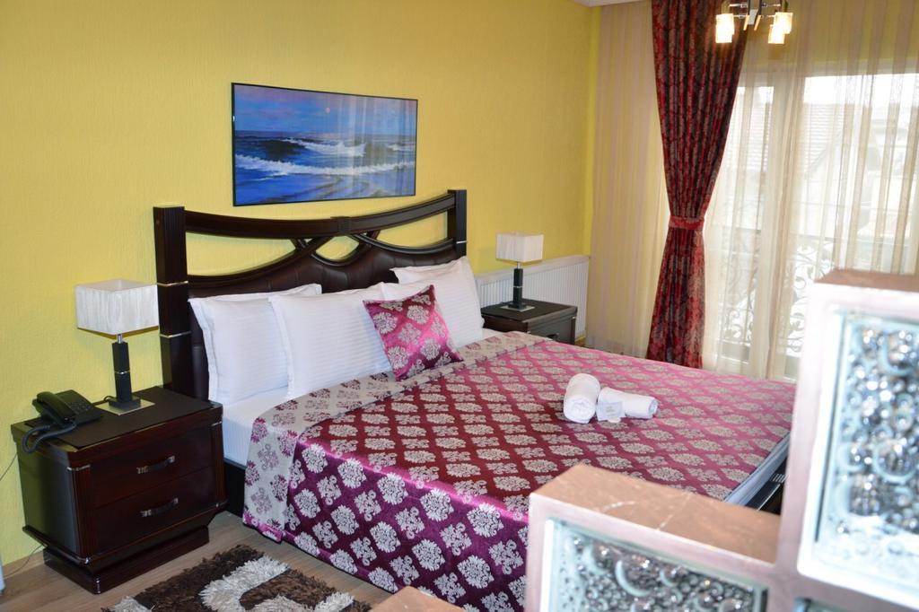 Hotel Begolli Pristina Esterno foto