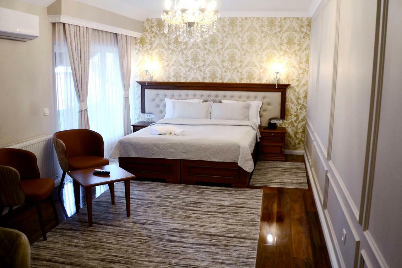 Hotel Begolli Pristina Esterno foto