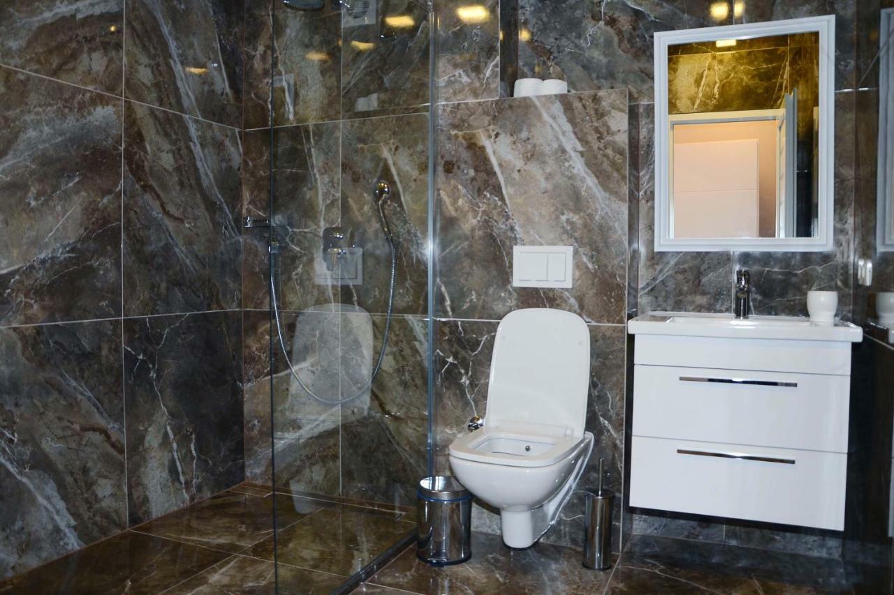Hotel Begolli Pristina Esterno foto